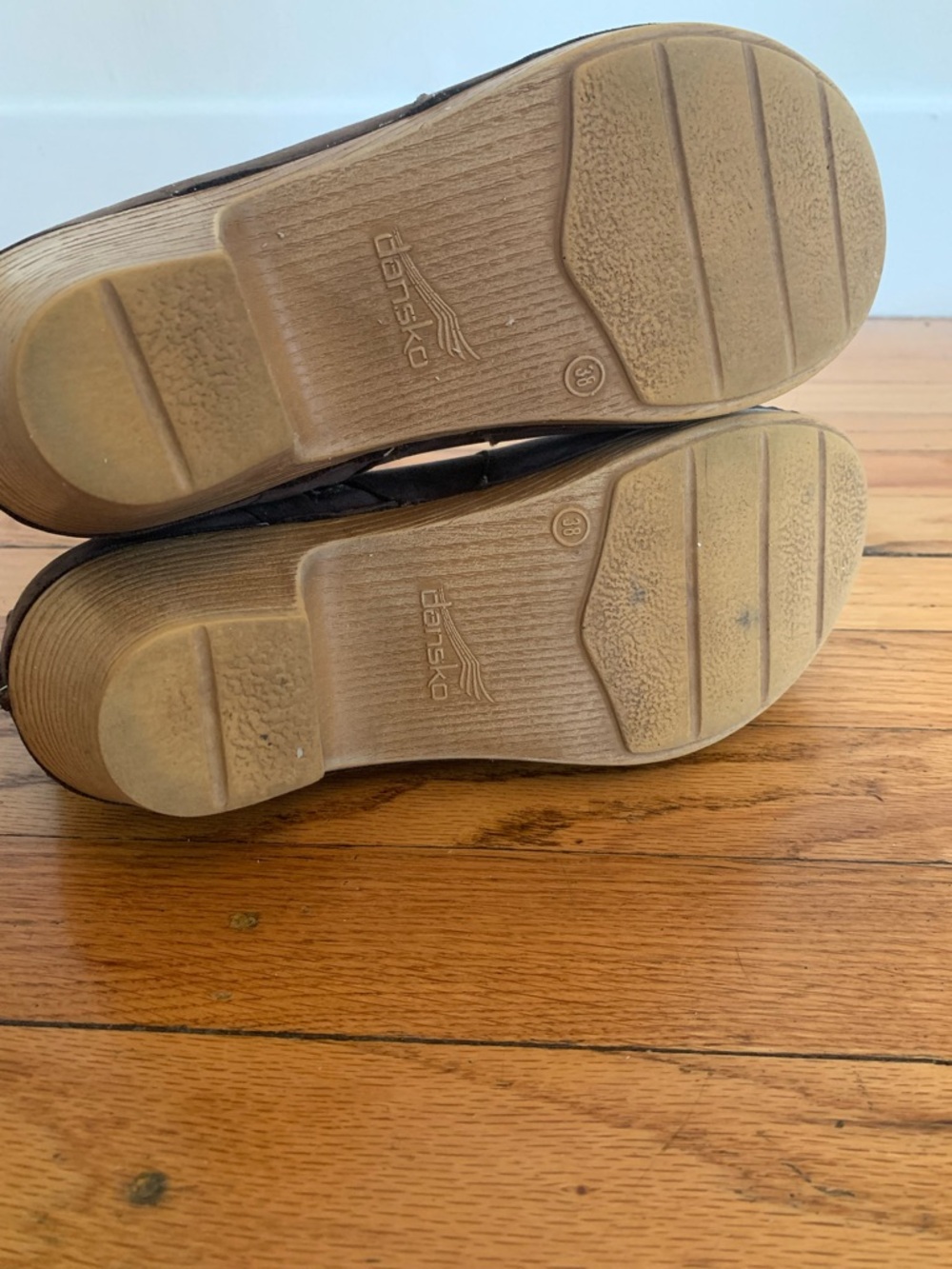 Dansko Maria 38 Brown Ankle Booties - Picture 6 of 7